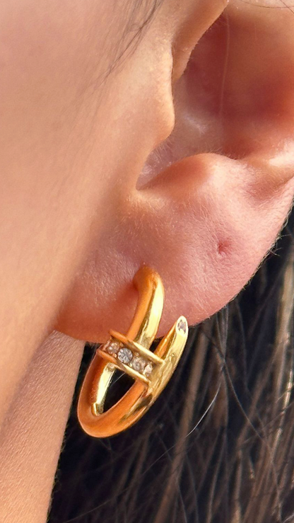 NAIL EARRING